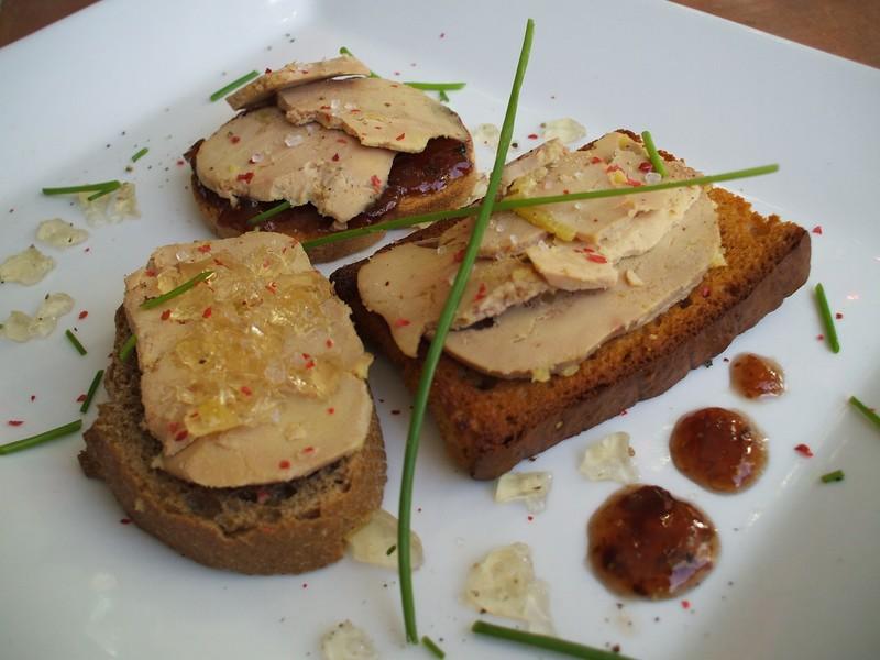 Foie gras et toast campagnard